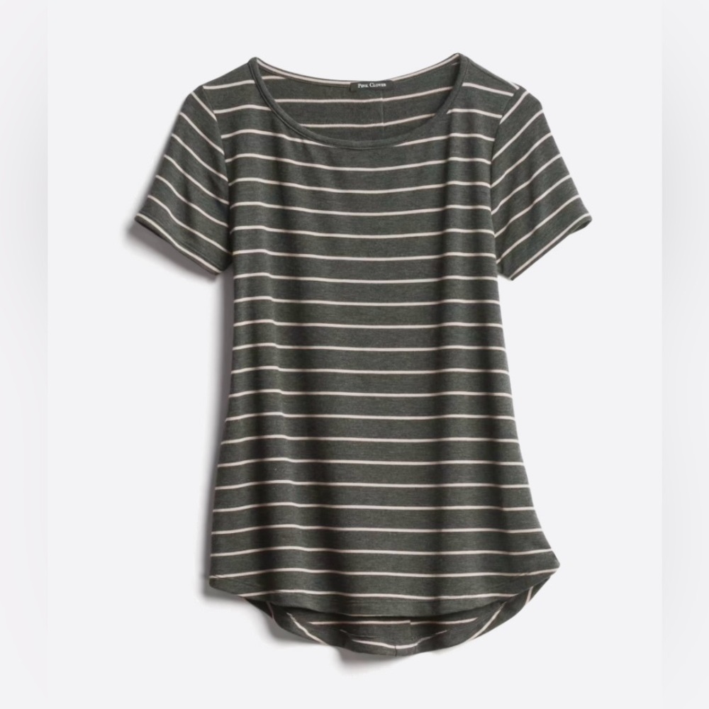 Daisee Button Back Detail
Knit Tee